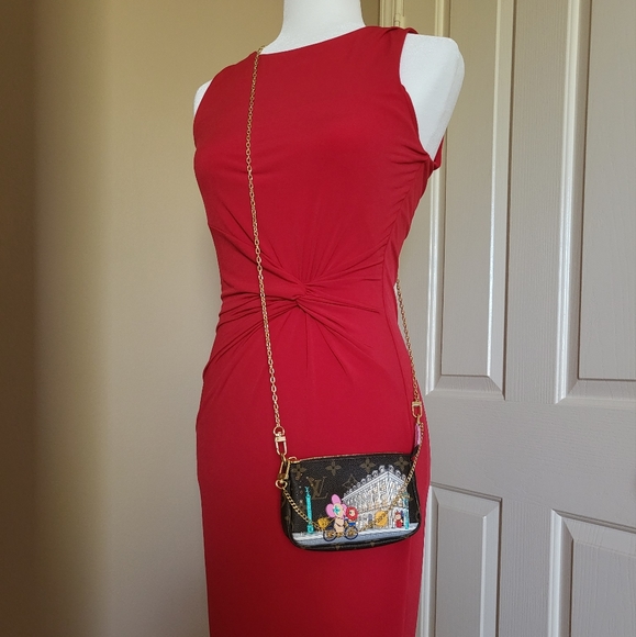 NEW 2022 authentic Louis Vuitton Xmas animation limited edition mini pochette - Picture 5 of 14